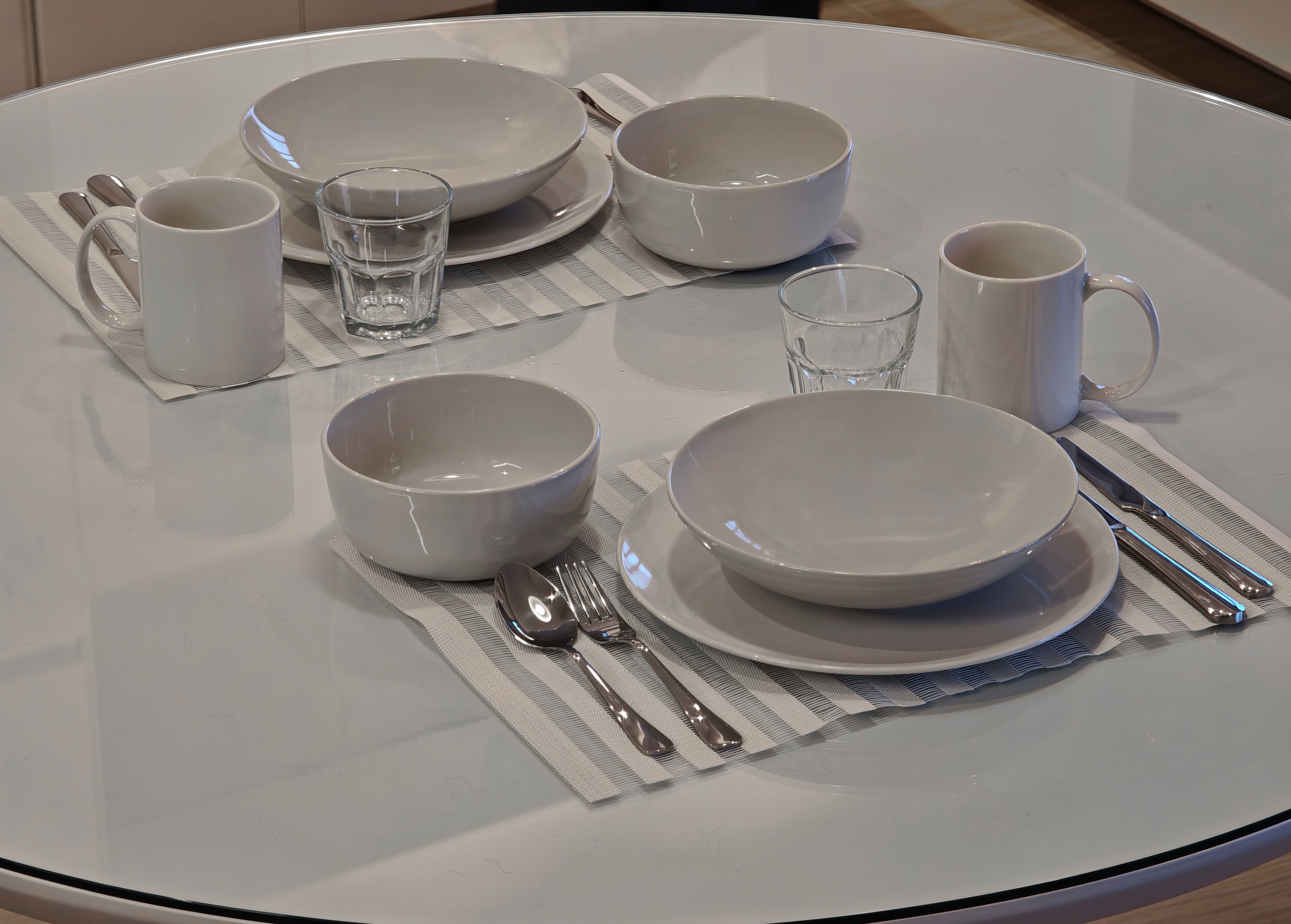 Premium stoneware plates and glassware from the Kitchen pak