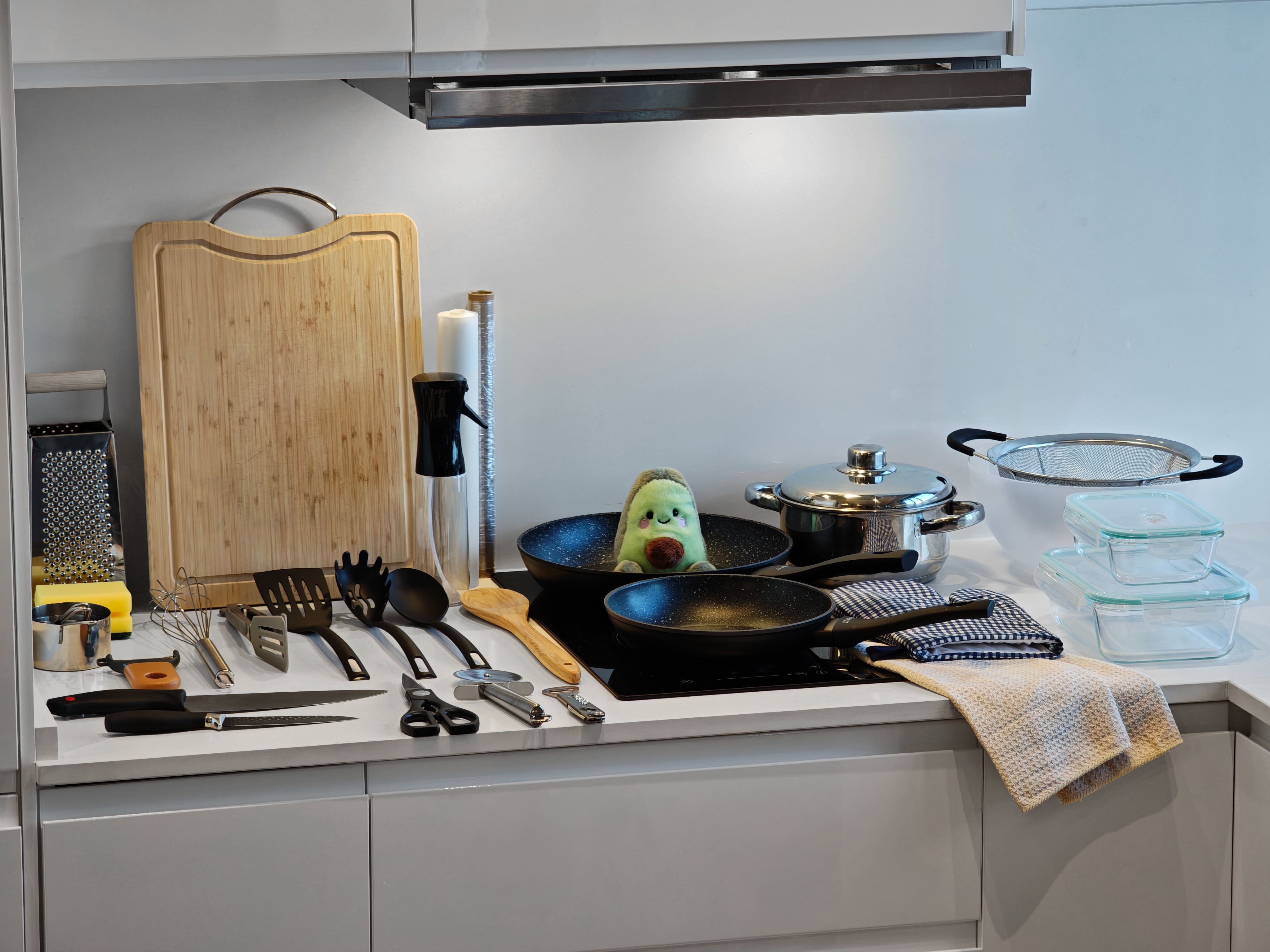Kitchen Premium arrival kit on a counter